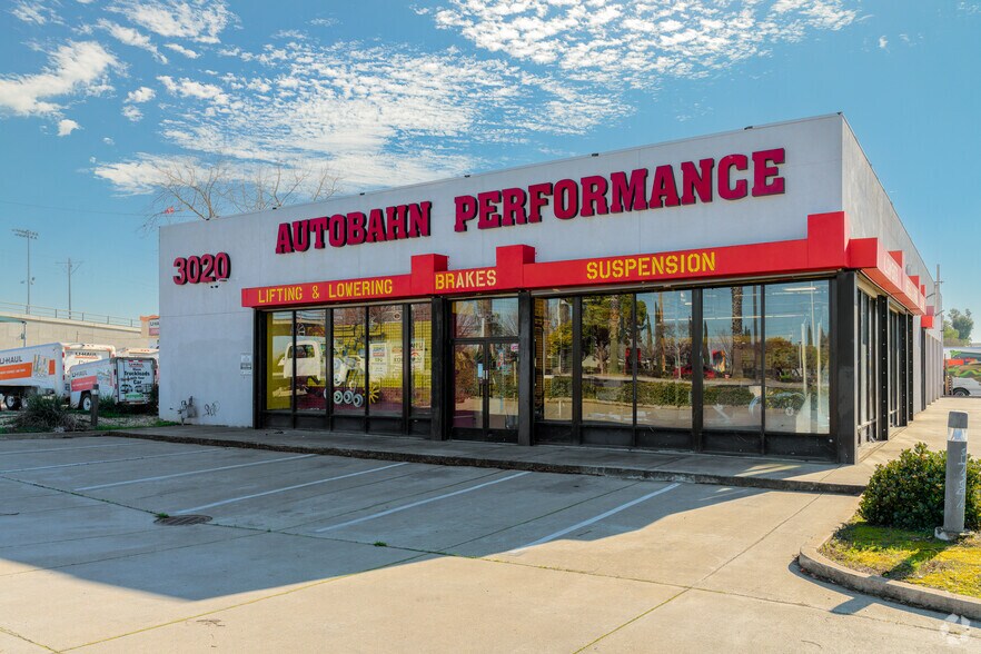 Primary Photo Of 3020 Florin Rd, Sacramento Freestanding For Lease