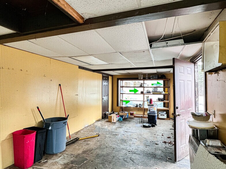 More Photos Of 217 Barre Paxton Rd, Rutland Storefront Retail Office For Sale