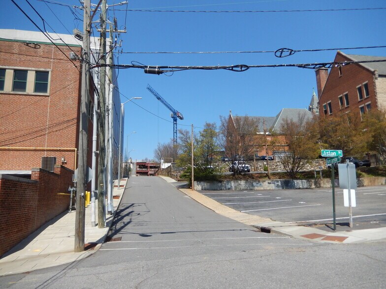 More Photos Of 46 Aston St, Asheville Light Manufacturing For Lease