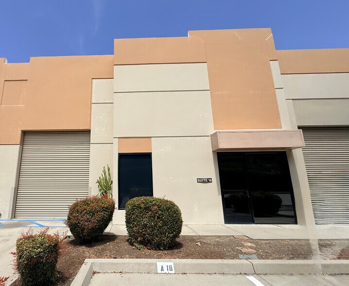 More Photos Of 925 Poinsettia Ave, Vista Manufacturing For Sale