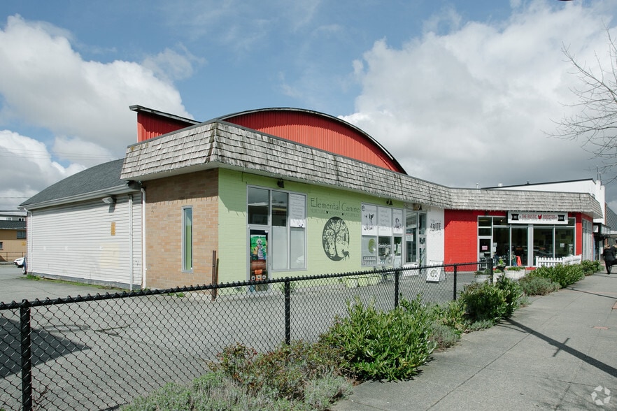 More Photos Of 5723 176 St, Surrey Storefront For Lease