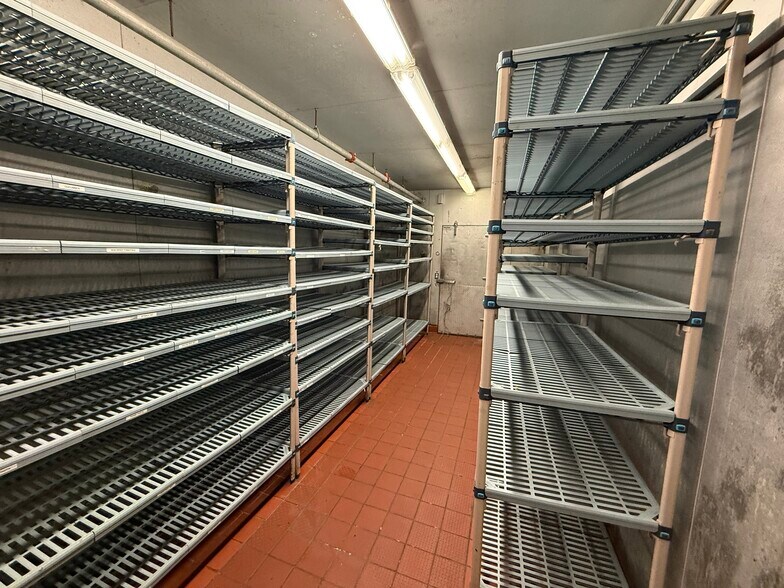 More Photos Of 6676 S Parker Rd, Aurora Restaurant For Sale