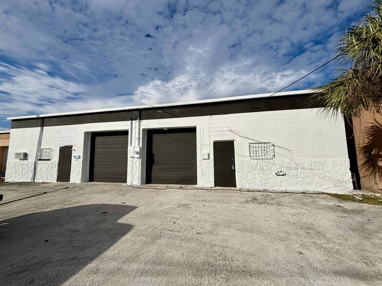 More Photos Of 4055-4059 7th Ter, Saint Petersburg Warehouse For Lease