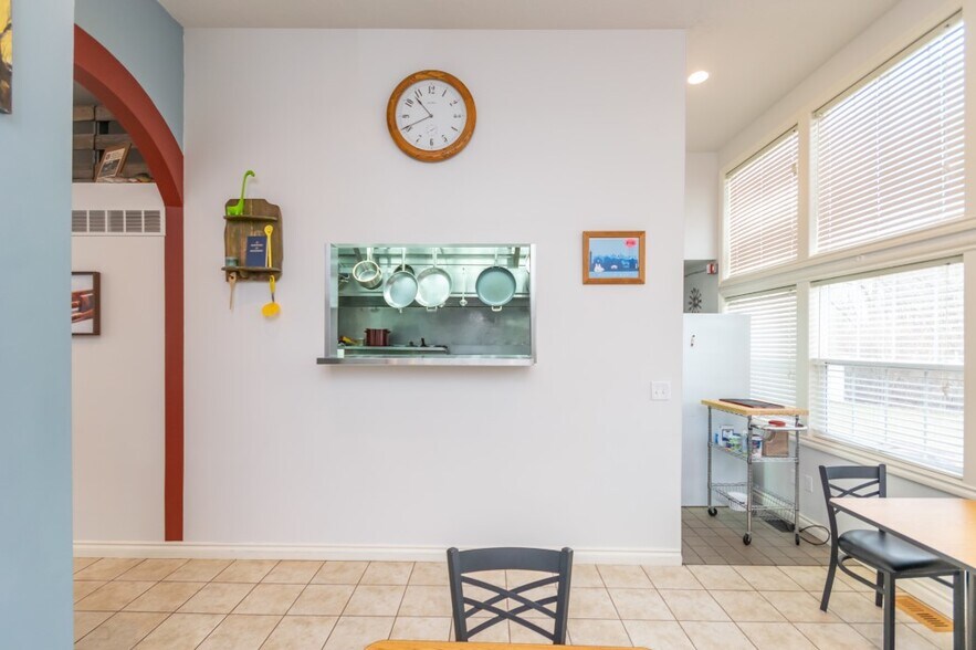 More Photos Of 33494-33518 Jefferson Ave, Brownstown Restaurant For Sale