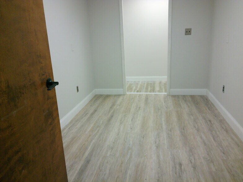 More Photos Of 9712 Belair Rd, Nottingham Medical For Lease