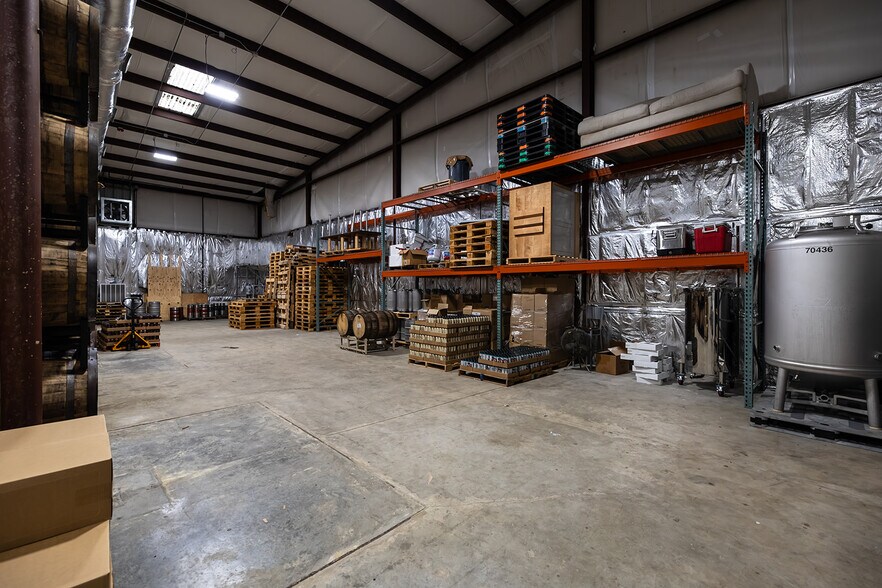 More Photos Of 110 Greenfield St, Wilmington General Retail For Sale