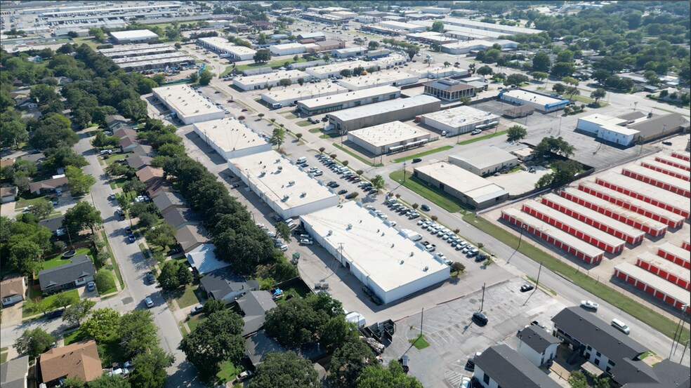 More Photos Of 1100-1120 Luke St, Irving Unknown For Lease