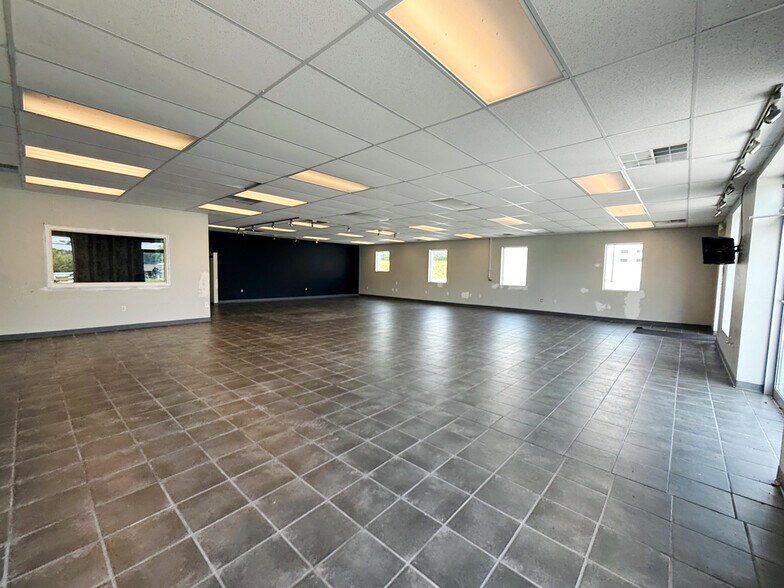 More Photos Of 15180 Barrens Rd N, Stewartstown Auto Repair For Sale