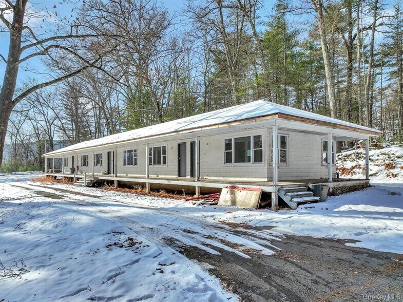 More Photos Of 25 State Route 55, Barryville Hotel For Sale