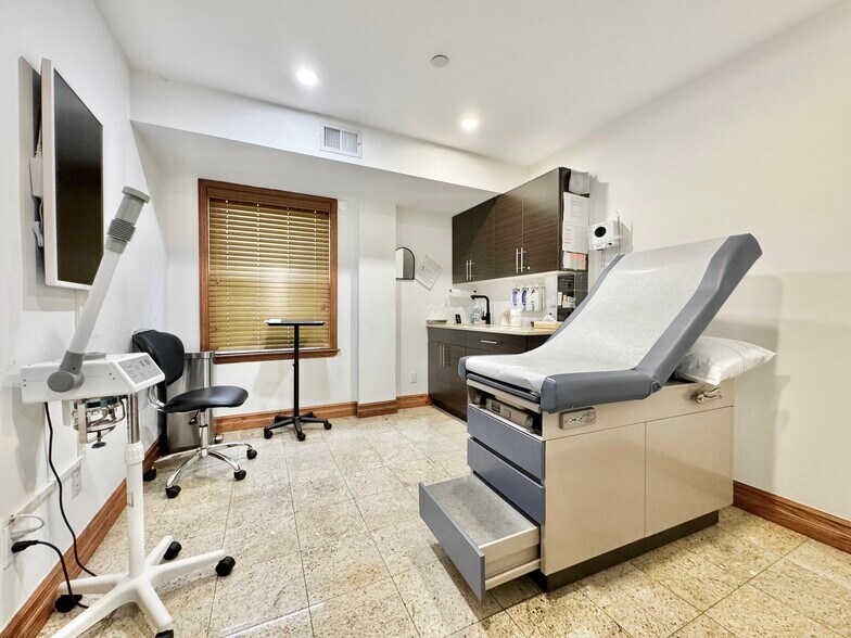 More Photos Of 8716 Avon St, Jamaica Apartments For Lease