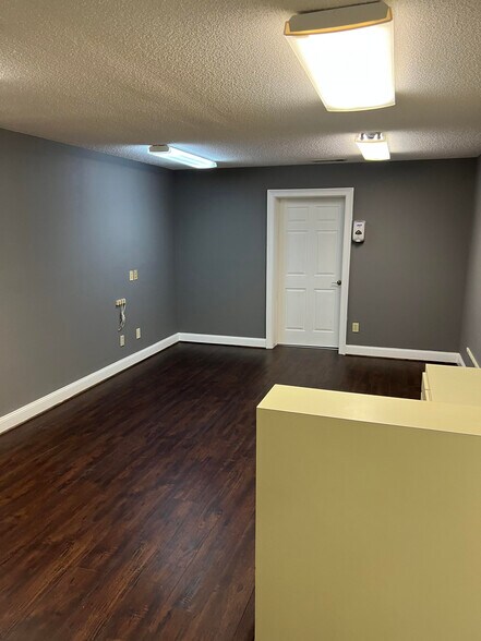 More Photos Of 679 Hospital Rd, Commerce Medical For Lease
