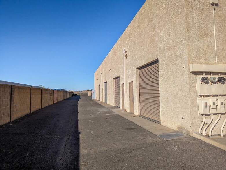 More Photos Of 1505 E Weber Dr, Tempe Warehouse For Lease