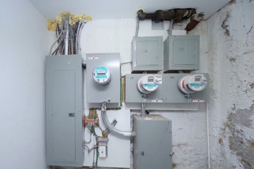More Photos Of 174 Avenue S, Brooklyn General Retail For Sale