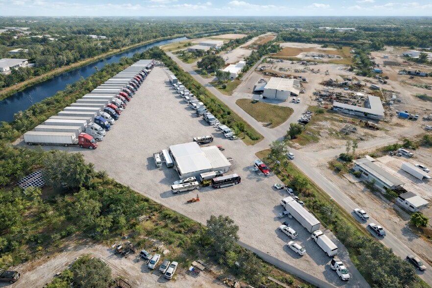 More Photos Of 16340 Old US Highway 41, Fort Myers Warehouse For Lease