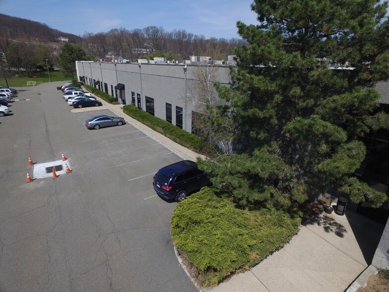 More Photos Of 111 Howard Blvd, Mount Arlington Office For Lease