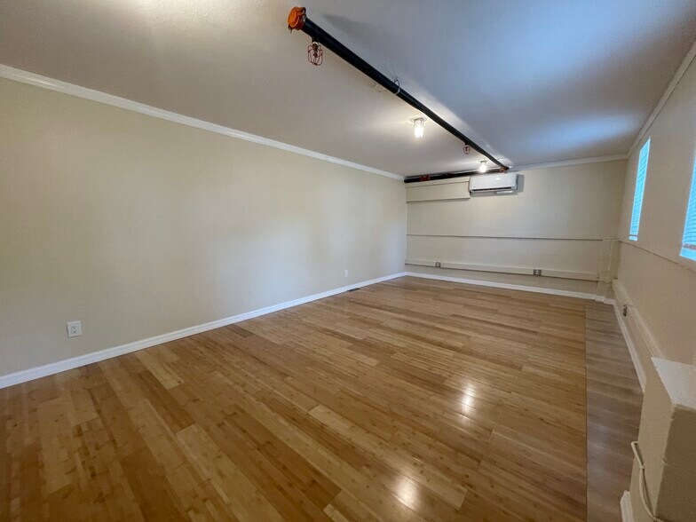 More Photos Of 1942 2nd Ave S, Saint Petersburg Warehouse For Lease