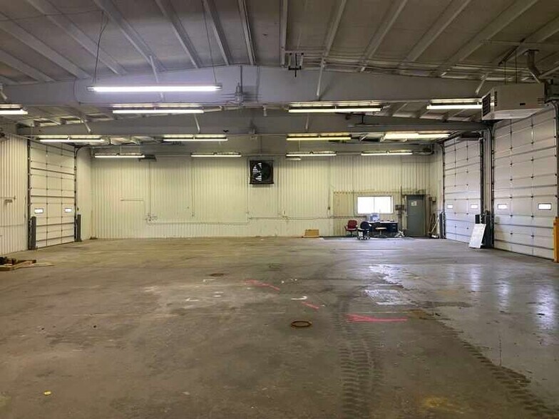 More Photos Of 815 W Sample St, South Bend Truck Terminal For Lease