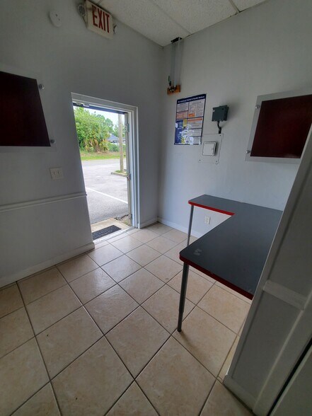 More Photos Of 5303 E Colonial Dr, Orlando Unknown For Lease