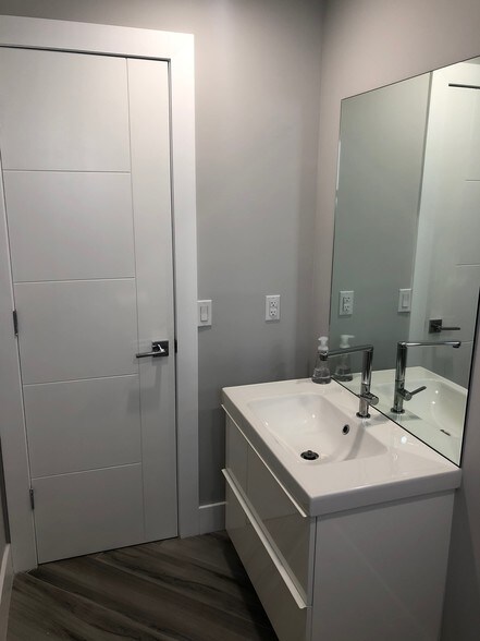 More Photos Of 3475 W Flagler St, Miami Coworking Space