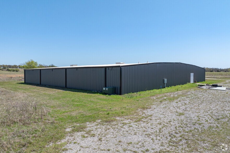 More Photos Of 980576 S Highway 99, Prague Warehouse For Sale