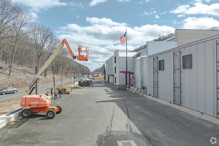 More Photos Of 241 Ethan Allen Hwy, Ridgefield Manufacturing For Lease