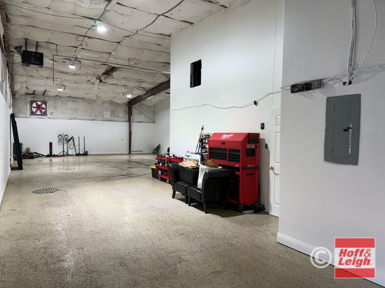 More Photos Of 3911 Norwood Dr, Littleton Manufacturing For Lease