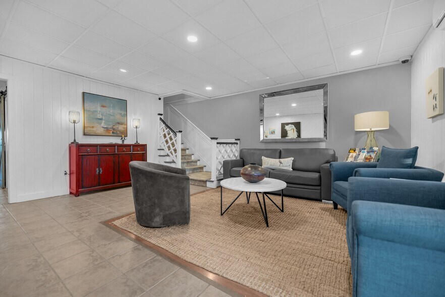 More Photos Of 21384 Coopertown Rd, Tilghman Hotel For Sale