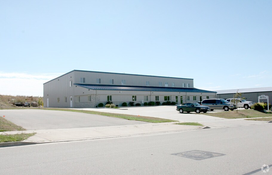 More Photos Of 275 Bruce St, Verona Light Manufacturing For Lease