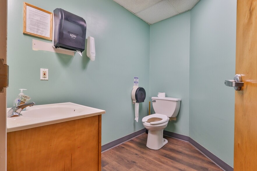 More Photos Of 541 Seneca St, Fountain Hill Healthcare For Sale