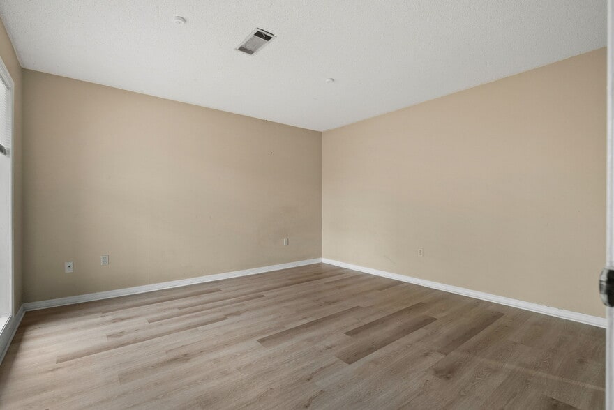 More Photos Of 2401 S 50th St, Fort Smith Apartments For Sale
