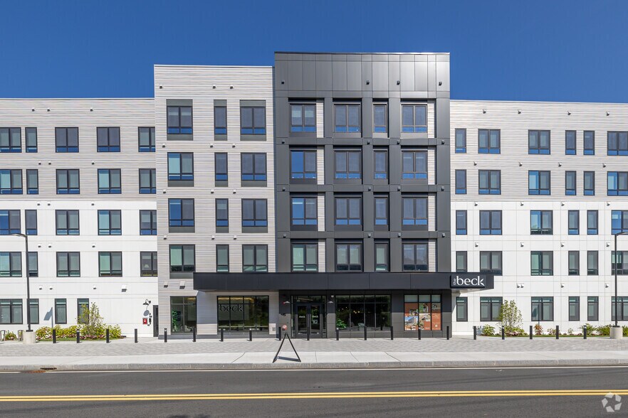 More Photos Of 39 Railroad Ave, Haverhill Apartments For Lease