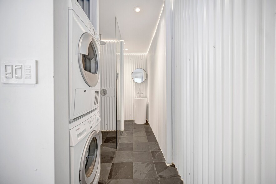 More Photos Of 391 Ontario St, Toronto General Retail For Sale