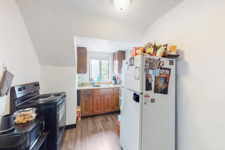 More Photos Of 420 Broadway Ave, McKees Rocks Apartments For Sale