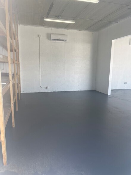 More Photos Of 4160-4260 NW 1st Ave, Boca Raton Showroom For Lease