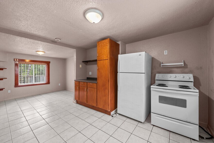 More Photos Of 19 N Maple Ave, Greensburg Bar For Sale