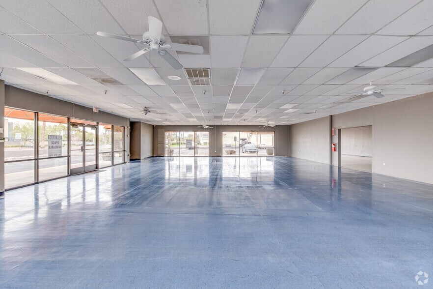 More Photos Of 1107 E Bell Rd, Phoenix General Retail For Lease
