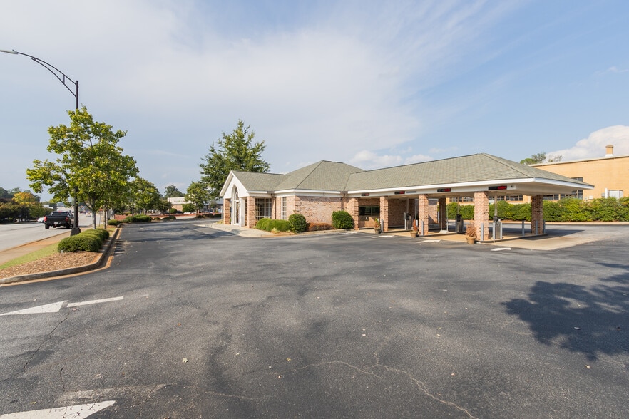 More Photos Of 602 N Main St, Anderson Bank For Sale