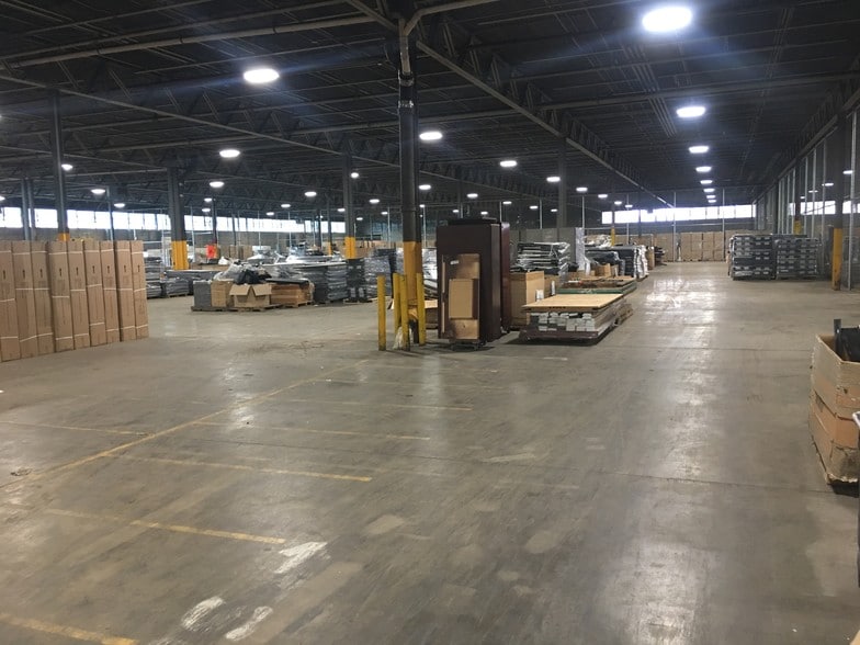 More Photos Of 100 Graham St, McKees Rocks Warehouse For Lease