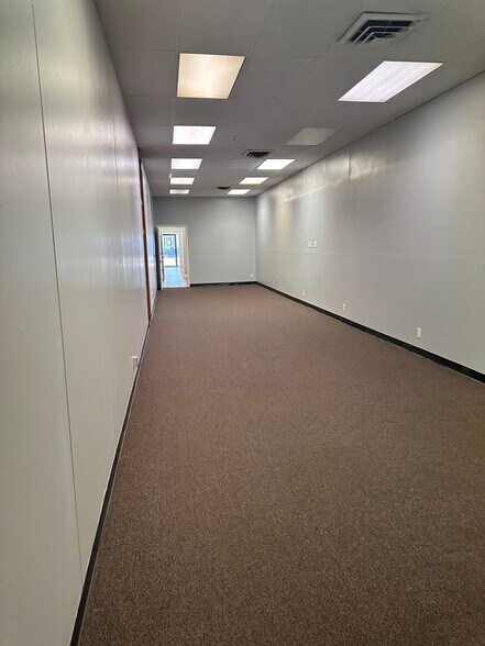 More Photos Of 1517 Winchester Ave, Ashland Storefront For Lease