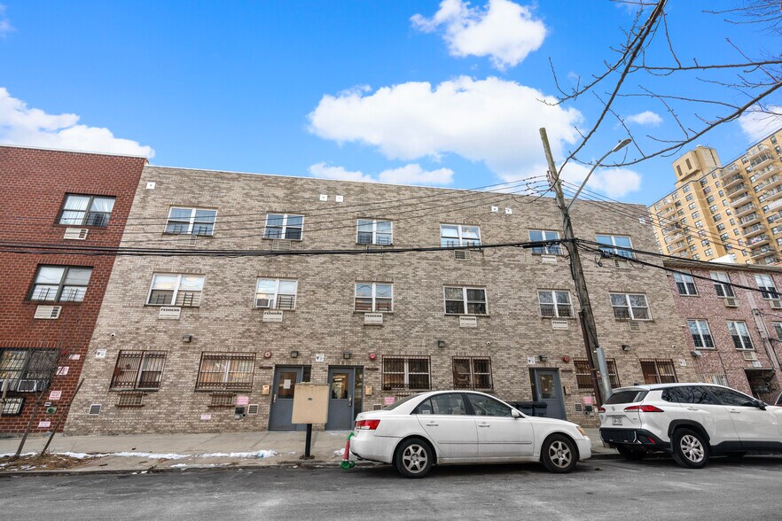 More Photos Of 1684 Banyer Pl, Bronx Apartments For Sale