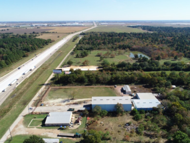 More Photos Of 3701 10th St, Brookshire Warehouse For Lease