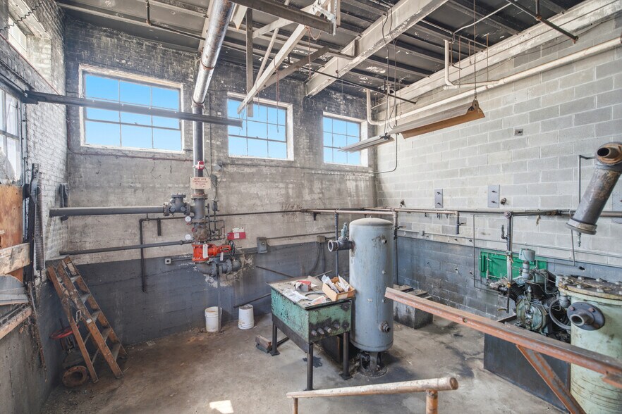 More Photos Of 59 Foundry St, Central Falls Manufacturing For Sale