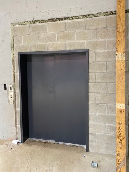 More Photos Of 815 E 135th St, Bronx Warehouse For Lease