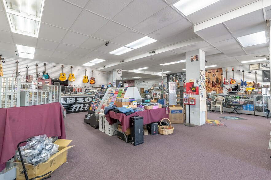 More Photos Of 10 E Main St, Fairborn Storefront For Sale