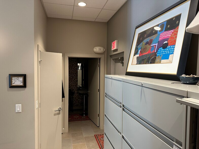 More Photos Of 11123-11137 N Wauwatosa Rd, Mequon Loft Creative Space For Lease