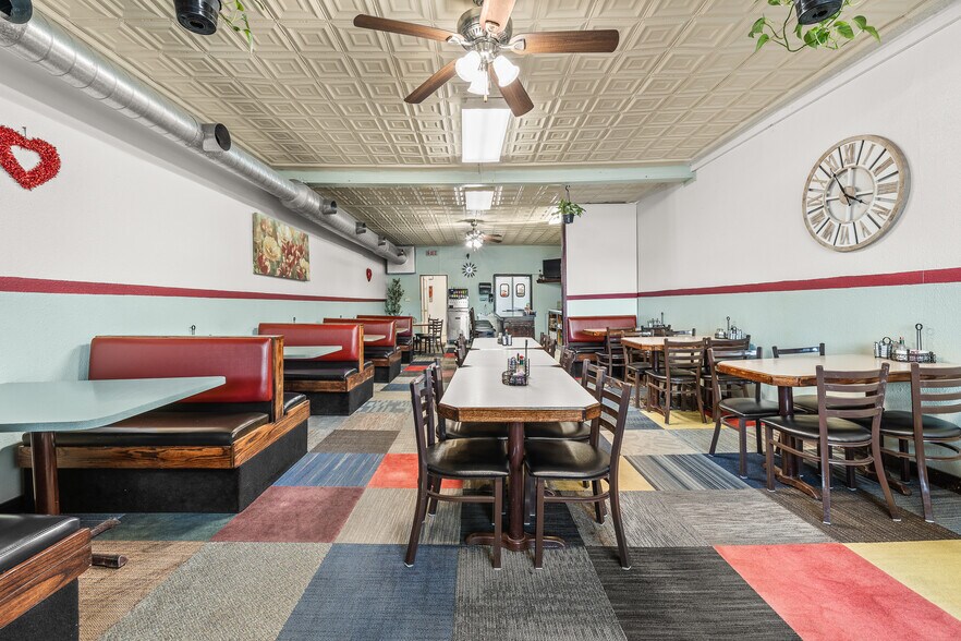 More Photos Of 6569 Cameron Ave, Vesper Restaurant For Sale