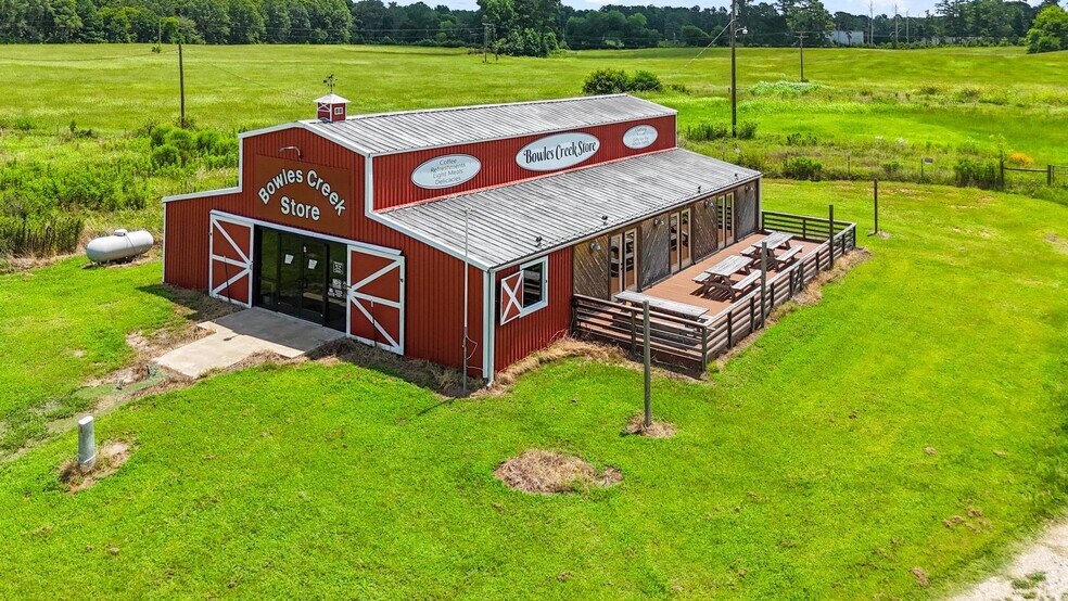 More Photos Of 11074 State Highway 64 W, Overton Freestanding For Sale