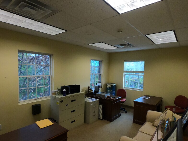 More Photos Of 2330-2350 Schoenersville Rd, Bethlehem Medical For Lease