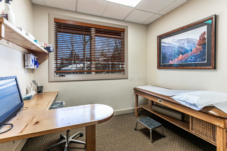 More Photos Of 2200 Park Ave, Park City Office For Lease