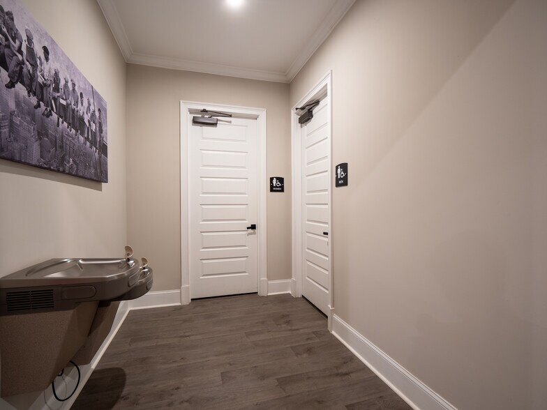 More Photos Of 3957 S Main St, Acworth Office For Sale